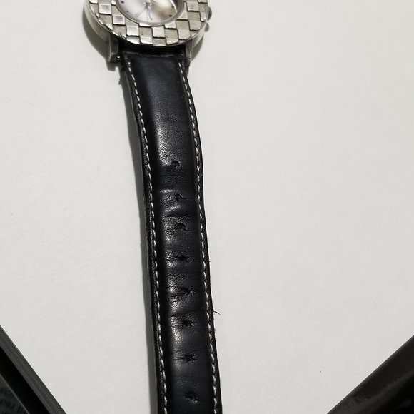 REtired 90s GUESS  watch Silver Face  Genuine Guess Working Retro Look Vintage - Picture 4 of 8